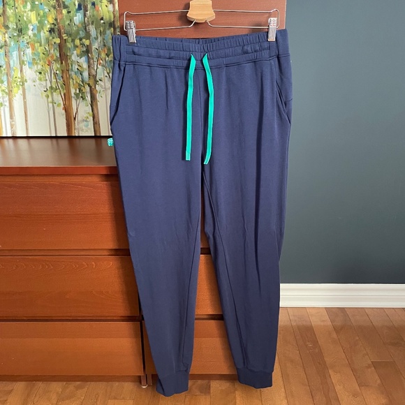 Peppermint Pants - Picture 1 of 3
